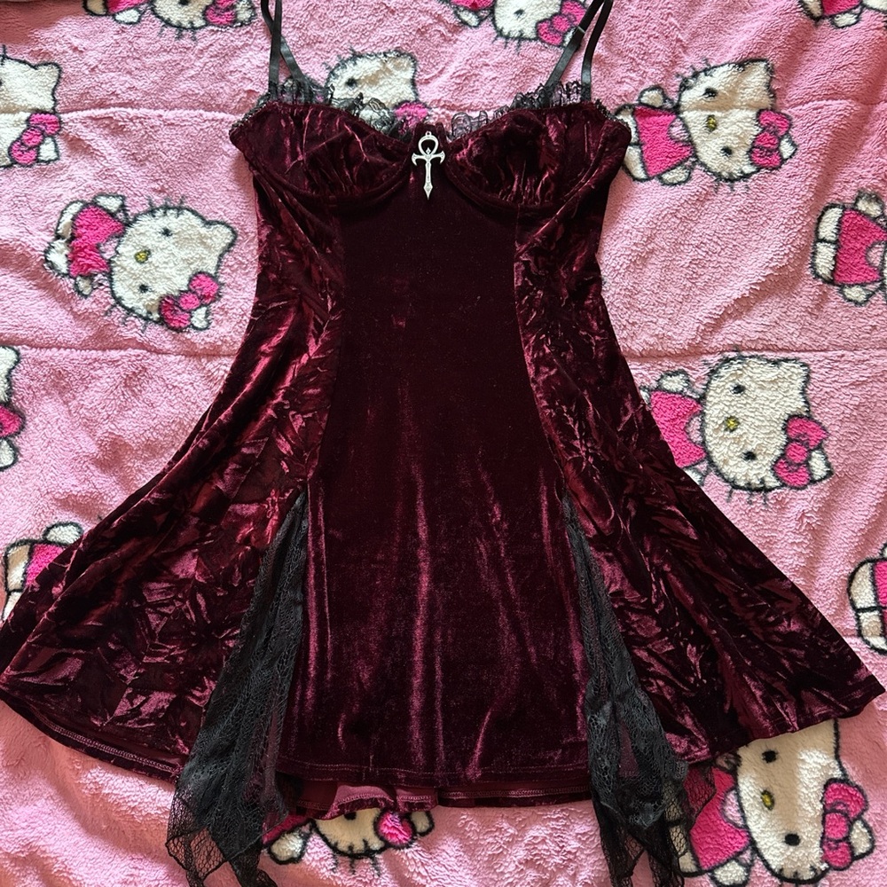 ***SOLD on Depop ❤️